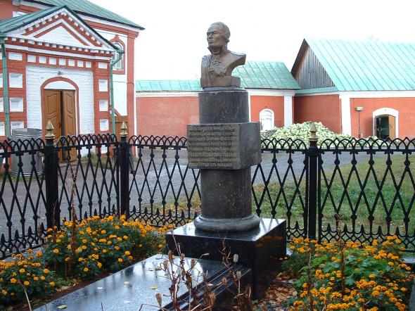 Могила великого адмирала Ф.Ф. Ушакова   находится в Санаксарском монастыре Темниковского муниципального района